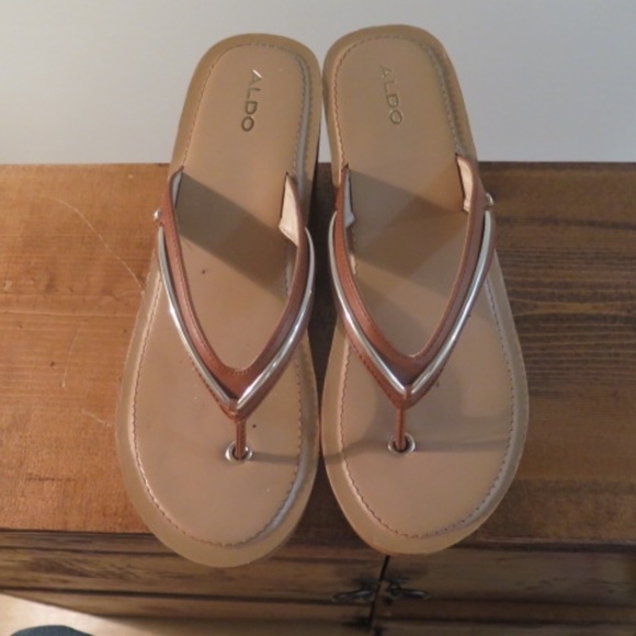 Platform Sandals - Picture 2 of 3